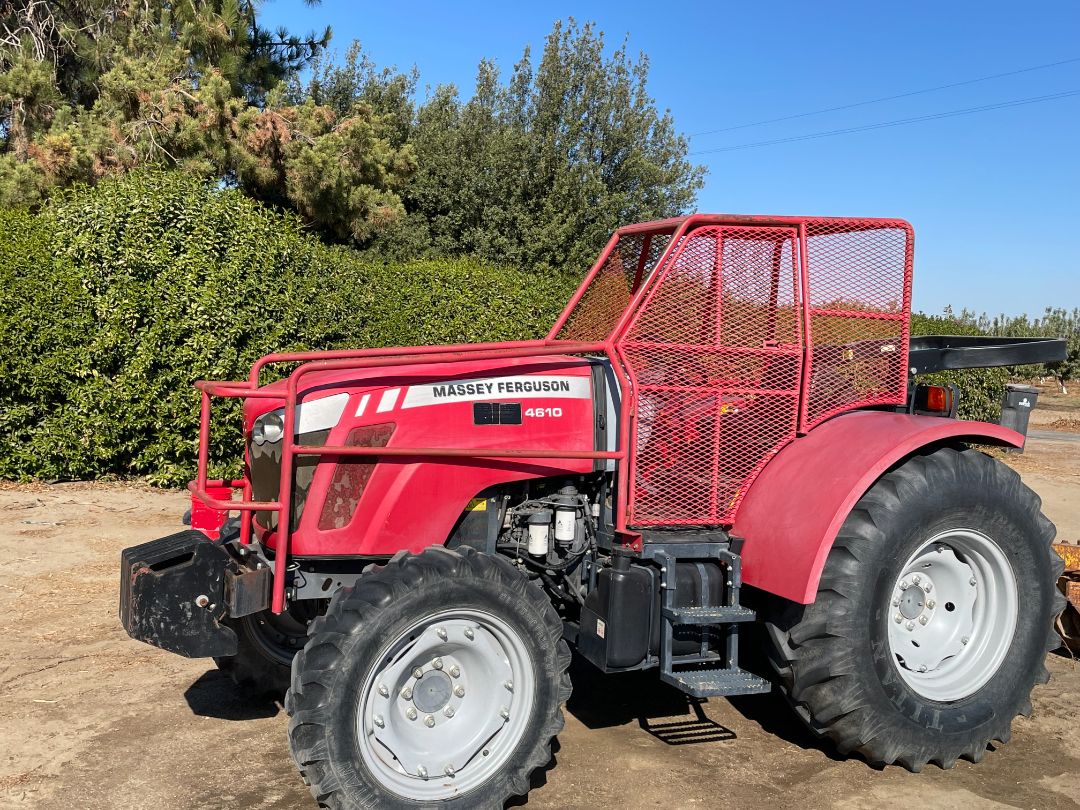 2014 MASSEY FERGUSON 4610